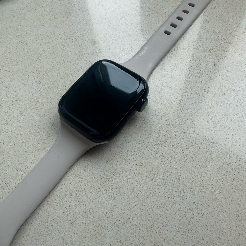 Series 8 41mm Apple Watch with Black Face and Gray Band - Picture 2 of 2